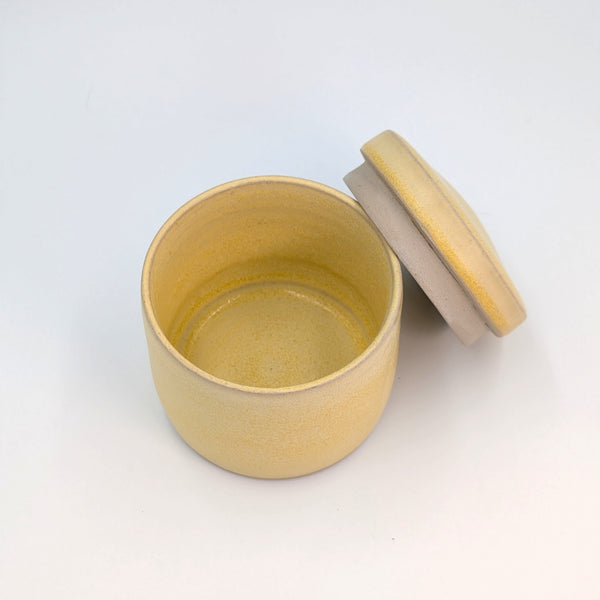 Håndlavet lågkrukke i stentøj – design af BIRK Keramik